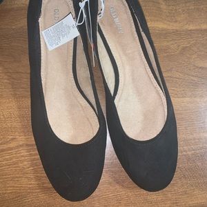 Close toe dress shoes